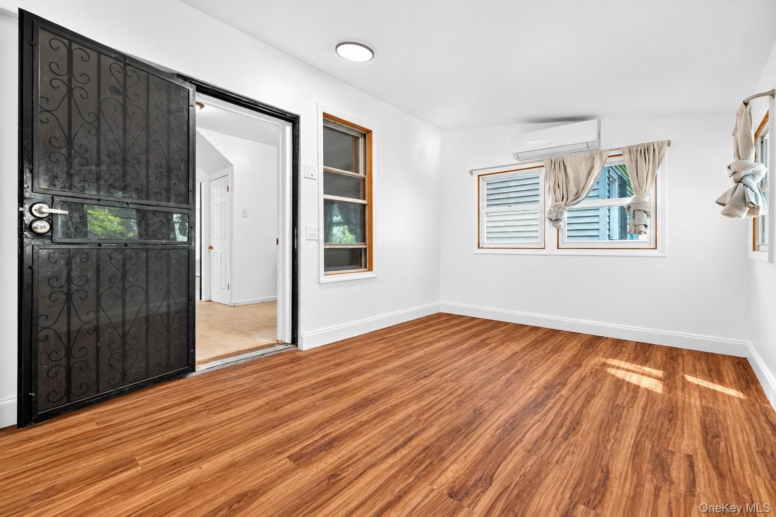 1787 Randall Avenue thumbnail 21