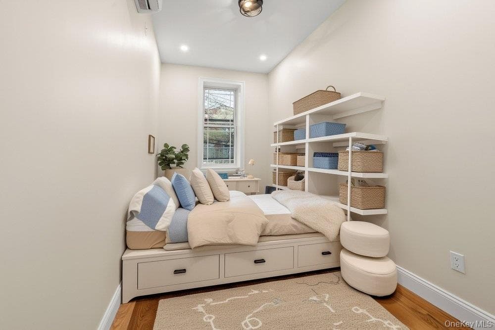 639 Watkins Street thumbnail 13