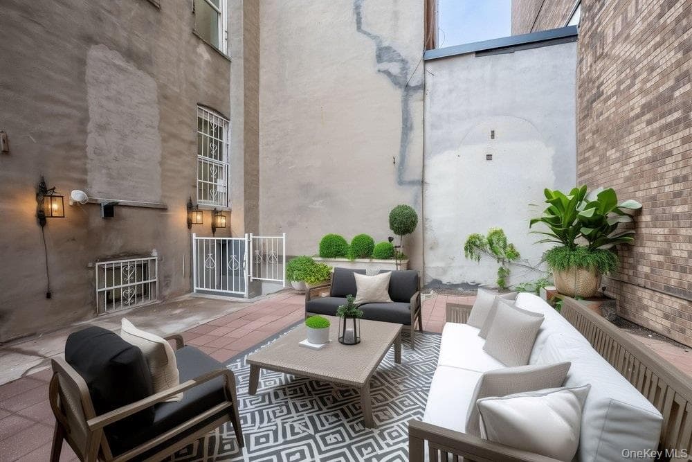 639 Watkins Street thumbnail 17