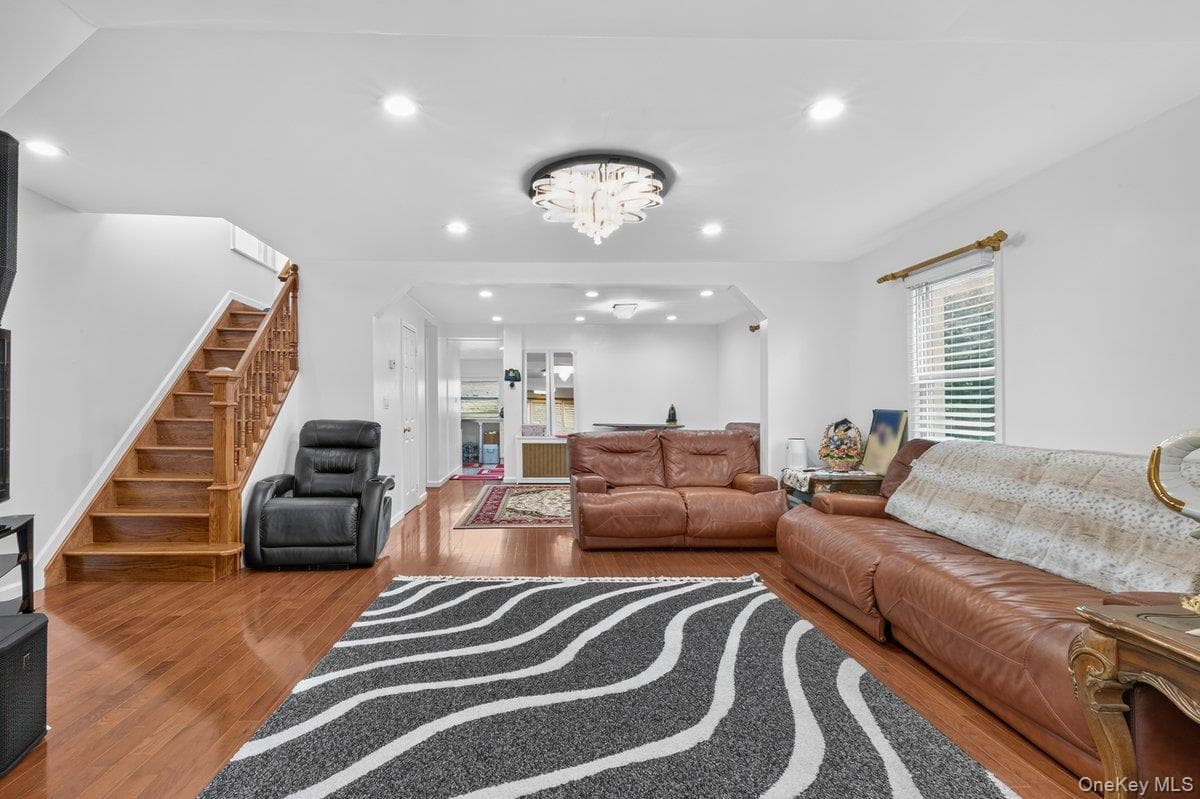 255 Cochran Place thumbnail 15
