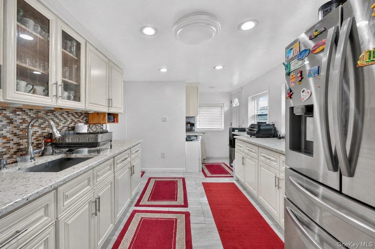 255 Cochran Place thumbnail 3