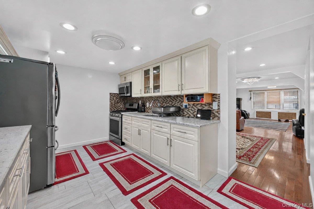 255 Cochran Place thumbnail 20