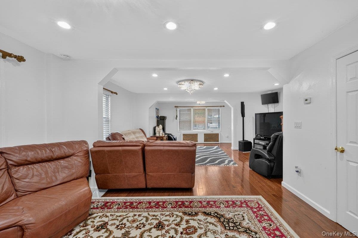 255 Cochran Place thumbnail 18