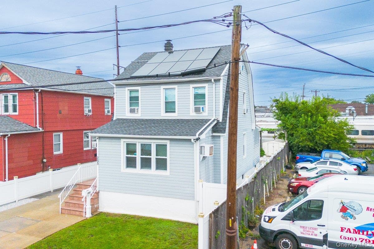 255 Cochran Place thumbnail 7