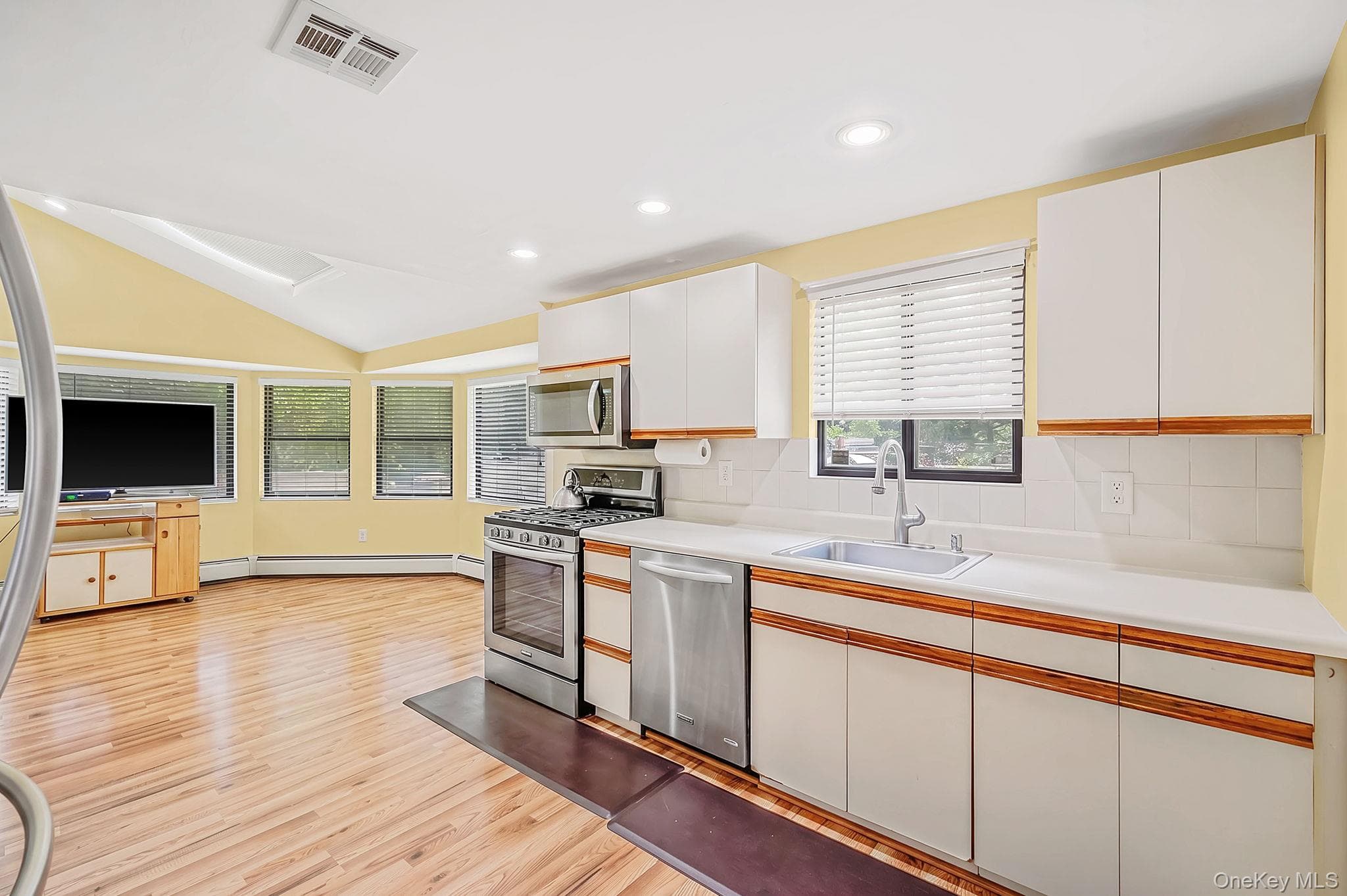 41 Apple Tree Drive thumbnail 15