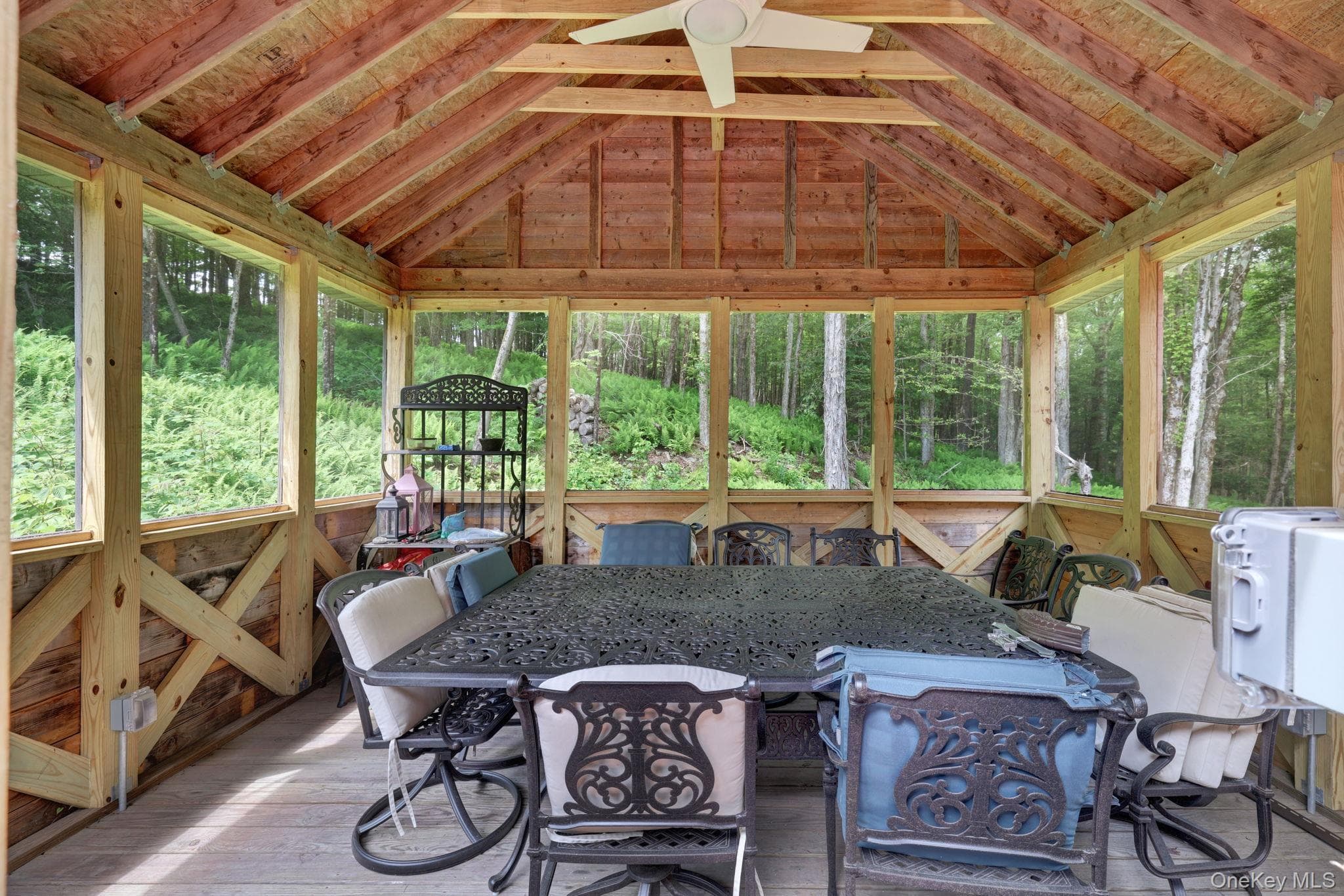 993 Hurd Road thumbnail 5