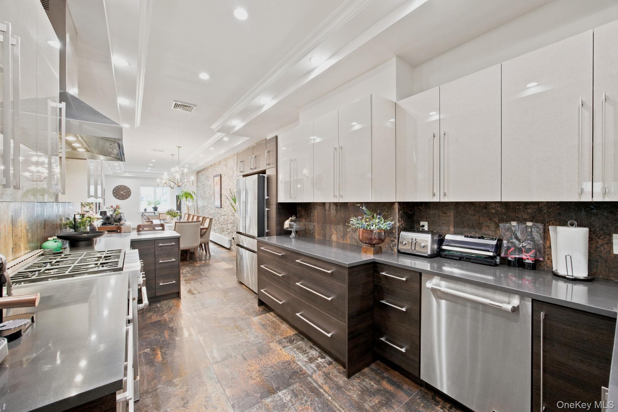 332 Manhattan Avenue thumbnail 6