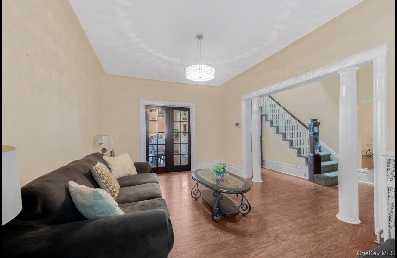16 Adler Place thumbnail 5