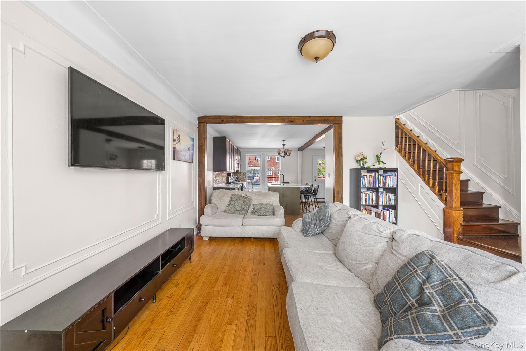 1866 E 51st Street thumbnail 2