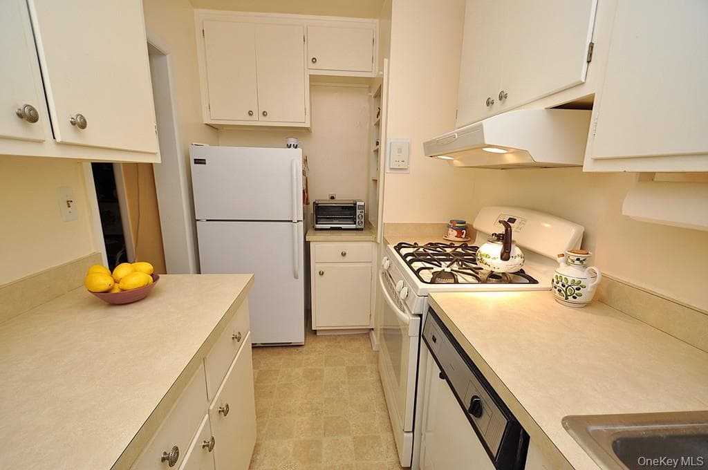 209 Garth Road Unit: 2M thumbnail 2