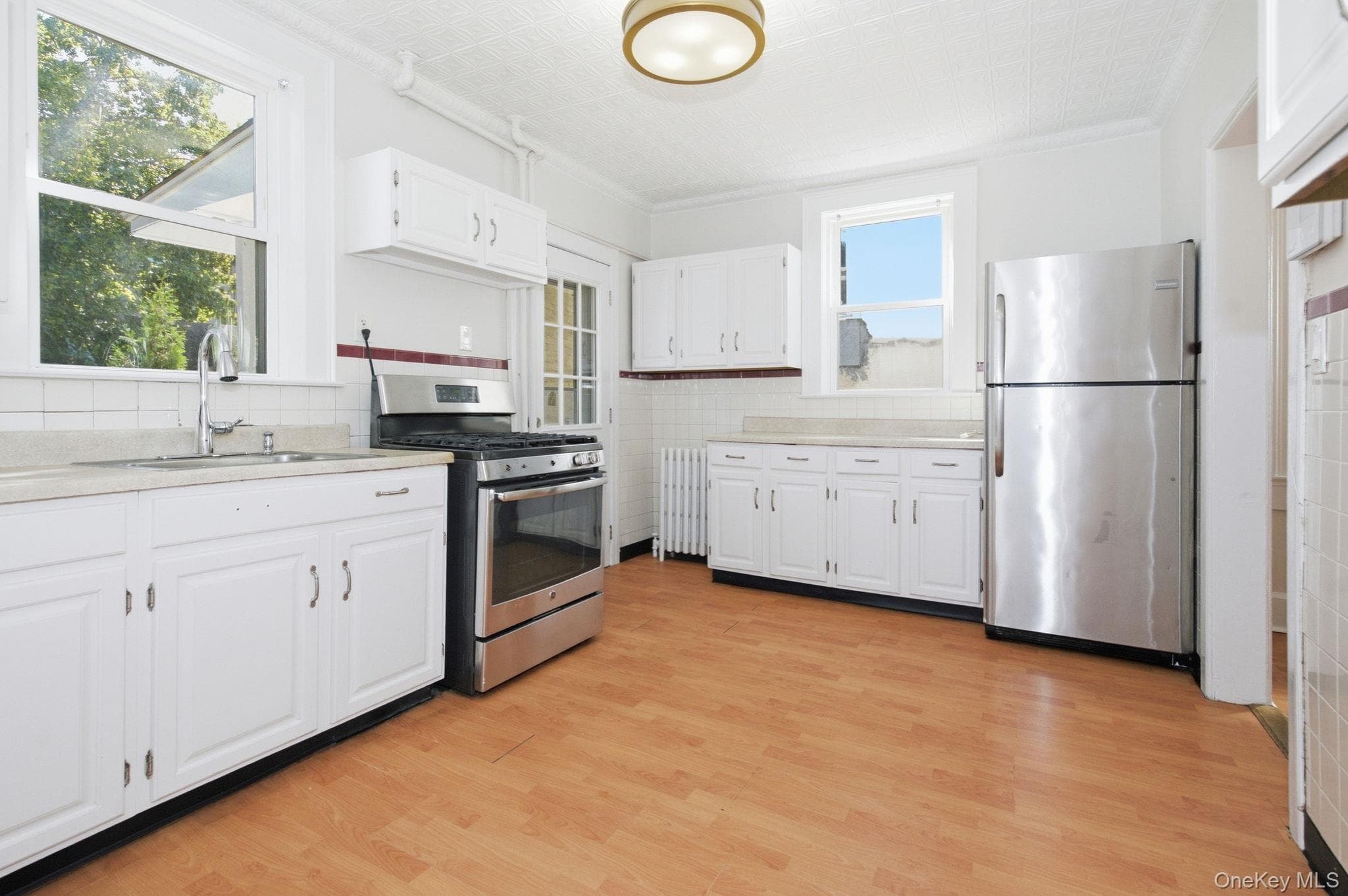 46-48 Robertson Avenue thumbnail 11