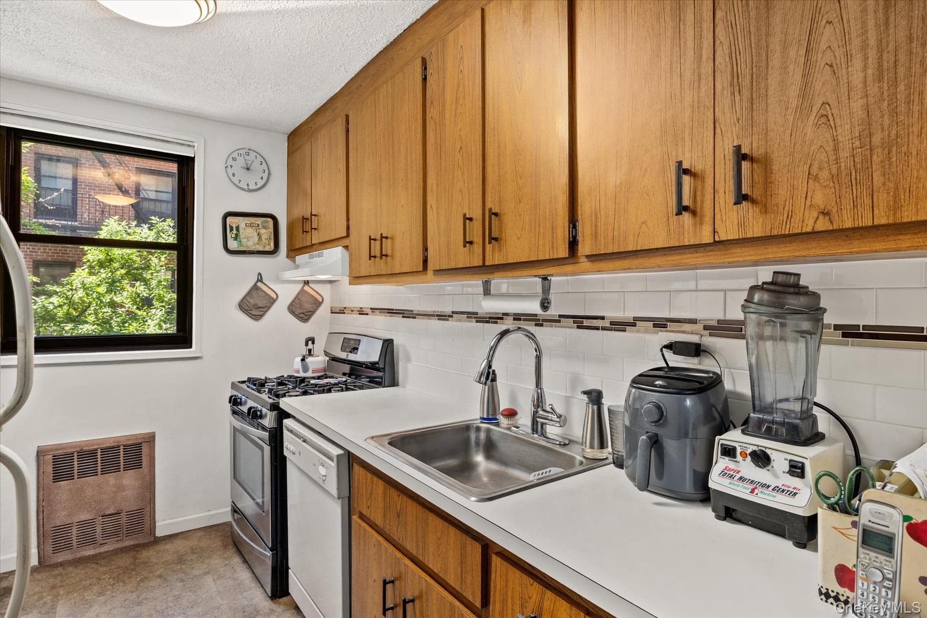 139-15 83rd Avenue Unit: 226 thumbnail 12