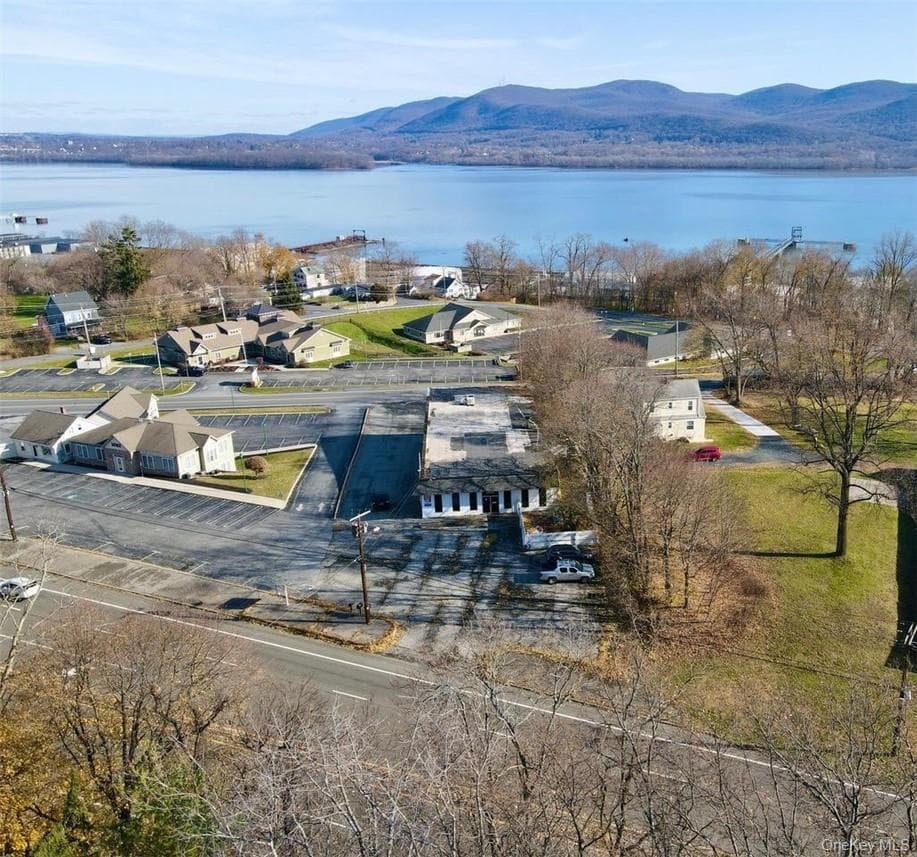 3054 Us Route 9w, New Windsor