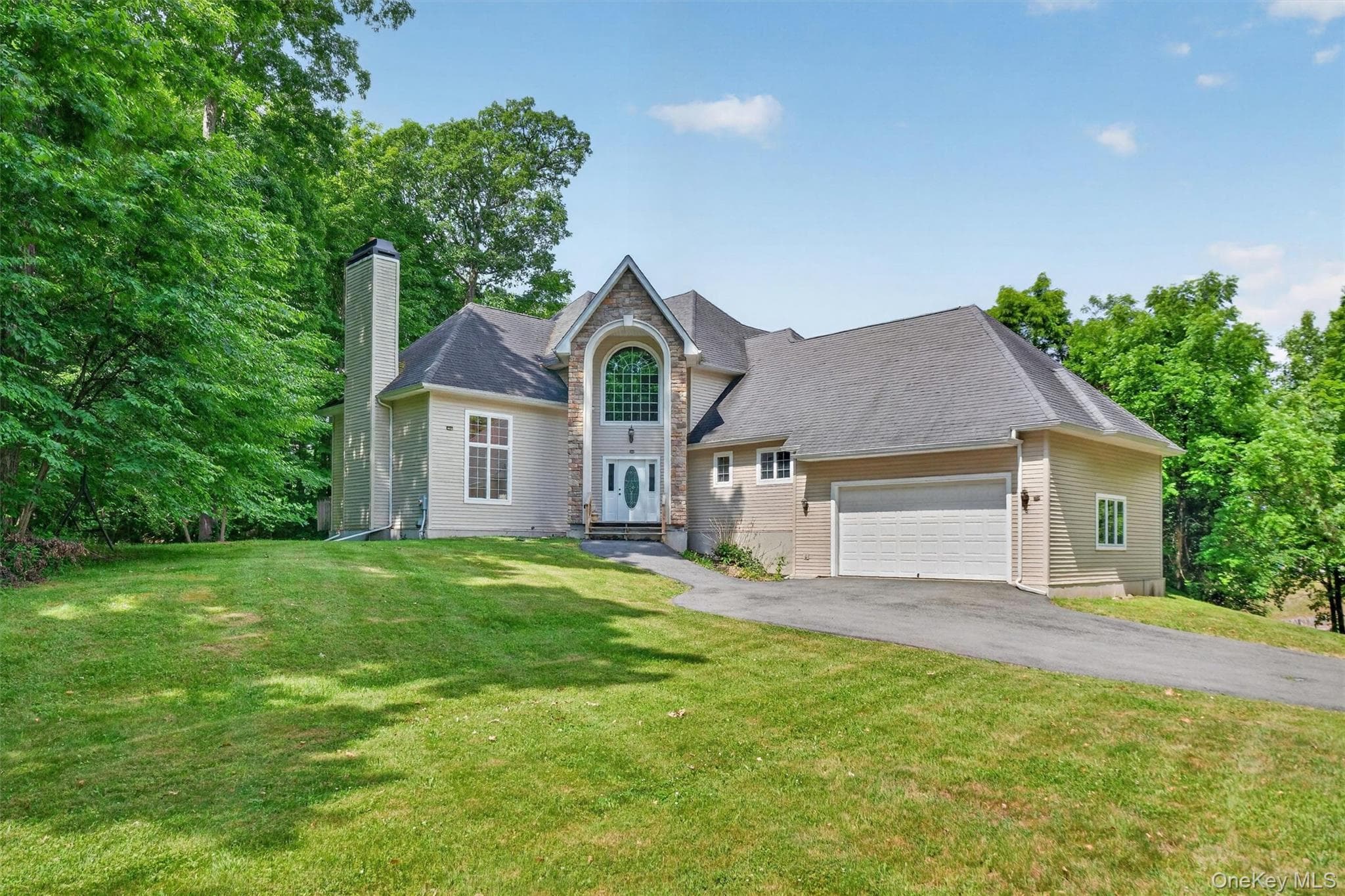 21 Huyler Drive photo 1