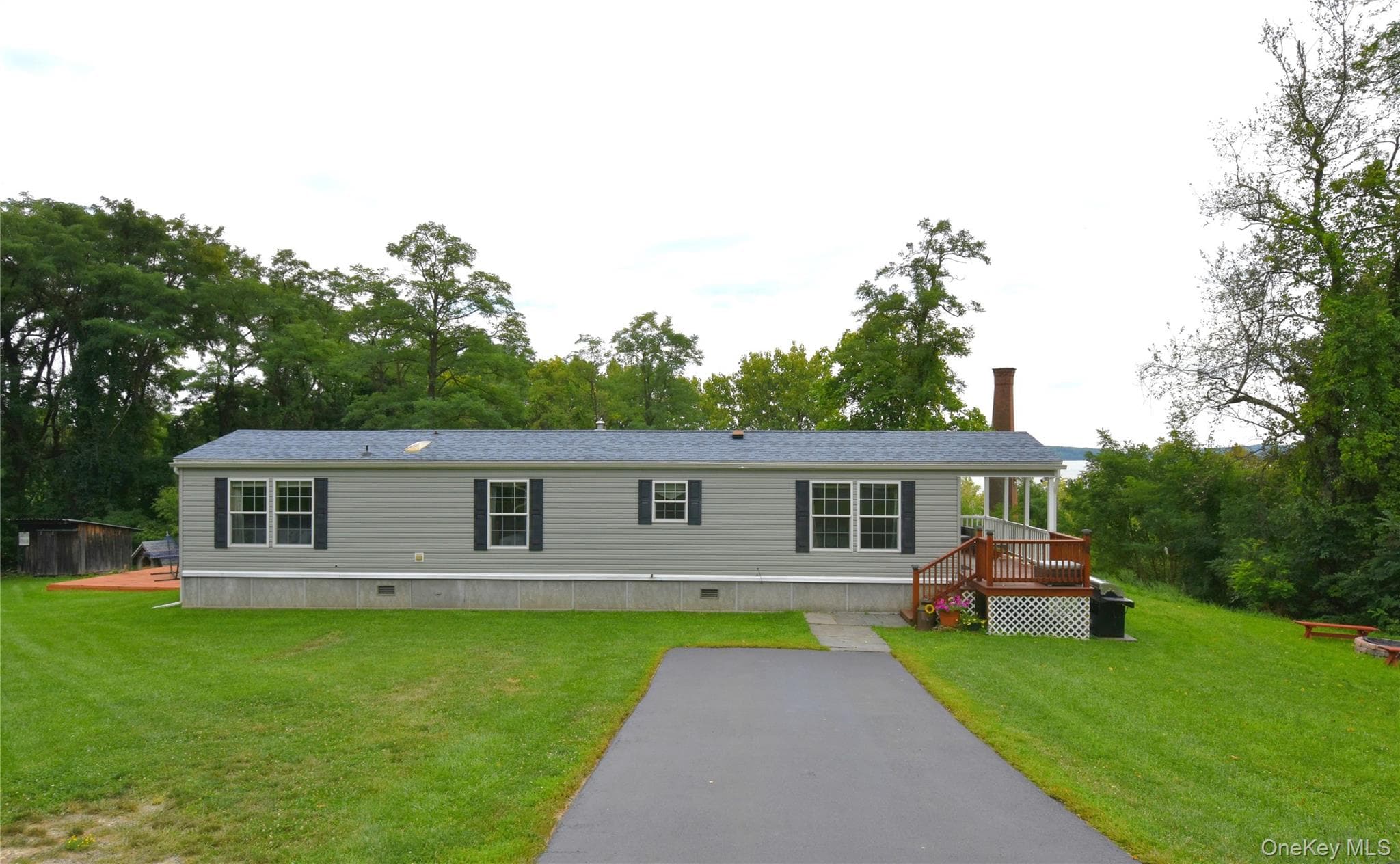 200 Willow Street photo 1