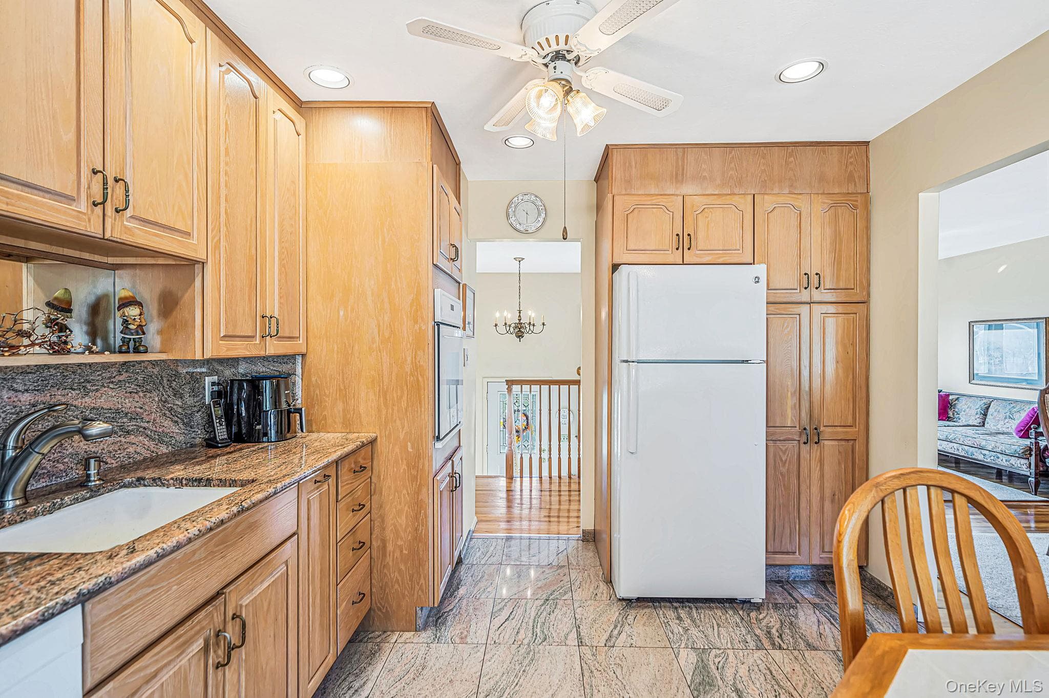 251 Manhasset Street thumbnail 11