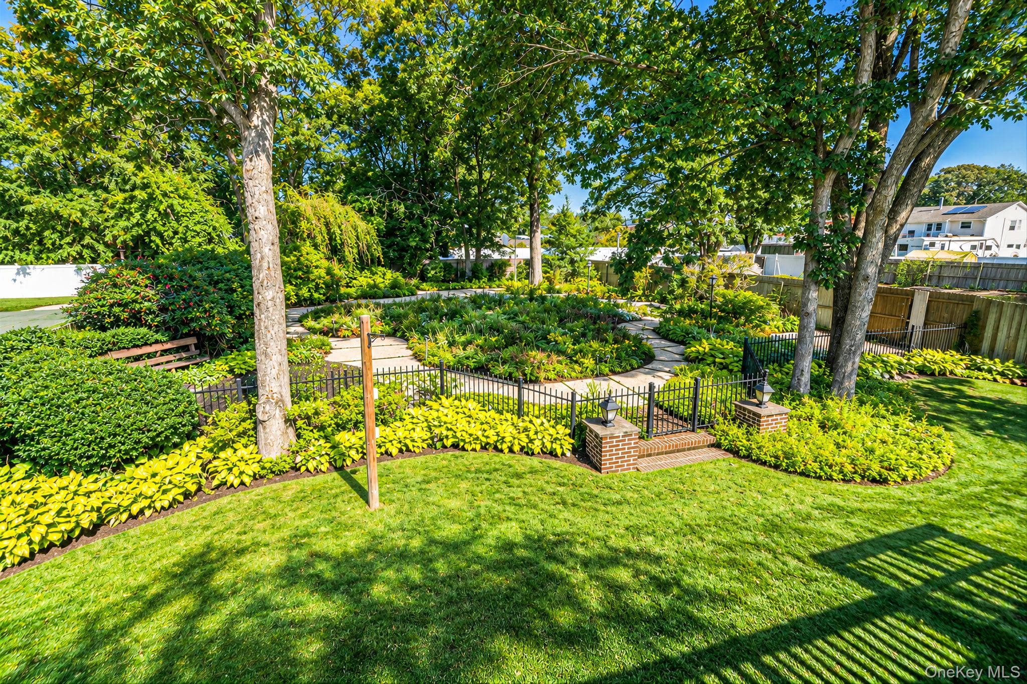 251 Manhasset Street thumbnail 27