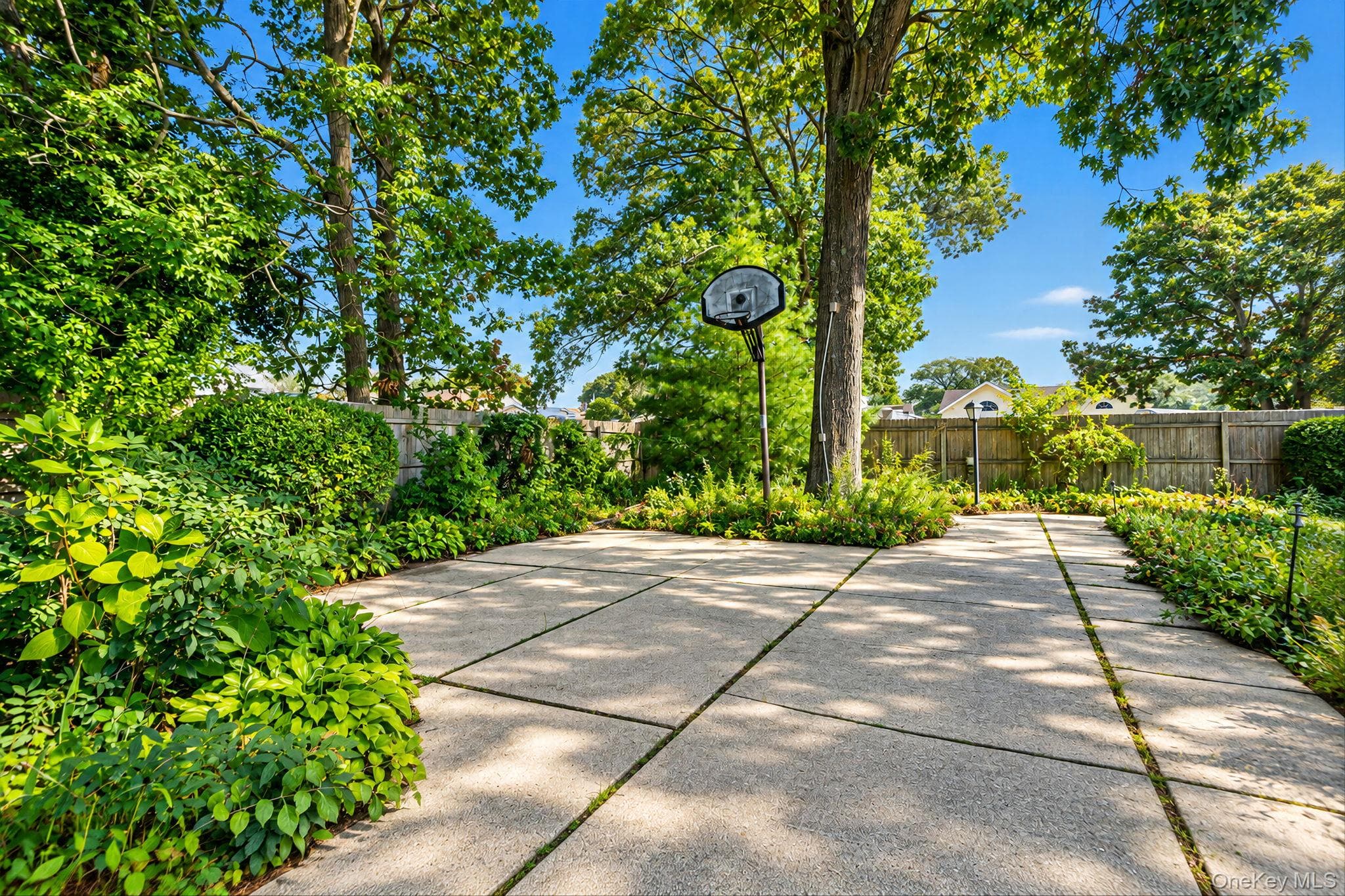 251 Manhasset Street thumbnail 33