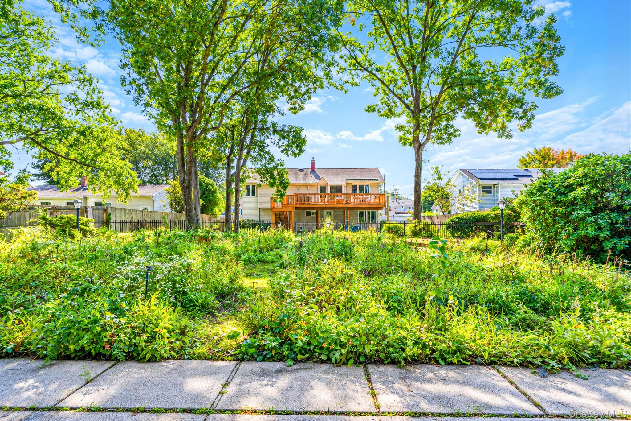 251 Manhasset Street thumbnail 34