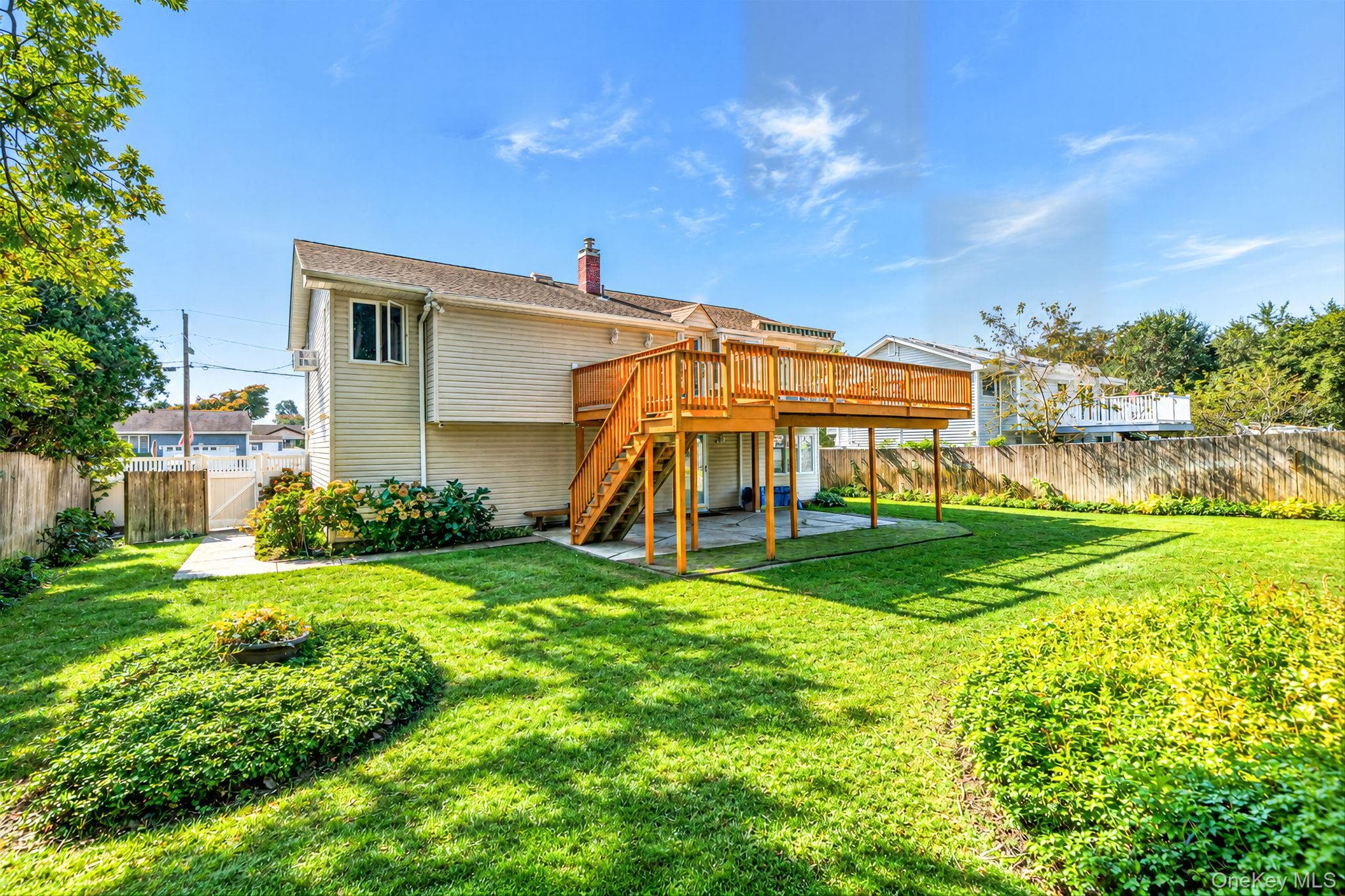 251 Manhasset Street thumbnail 28