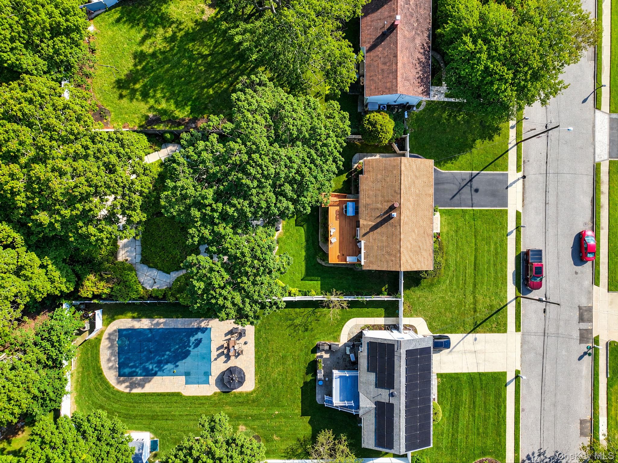 251 Manhasset Street thumbnail 37