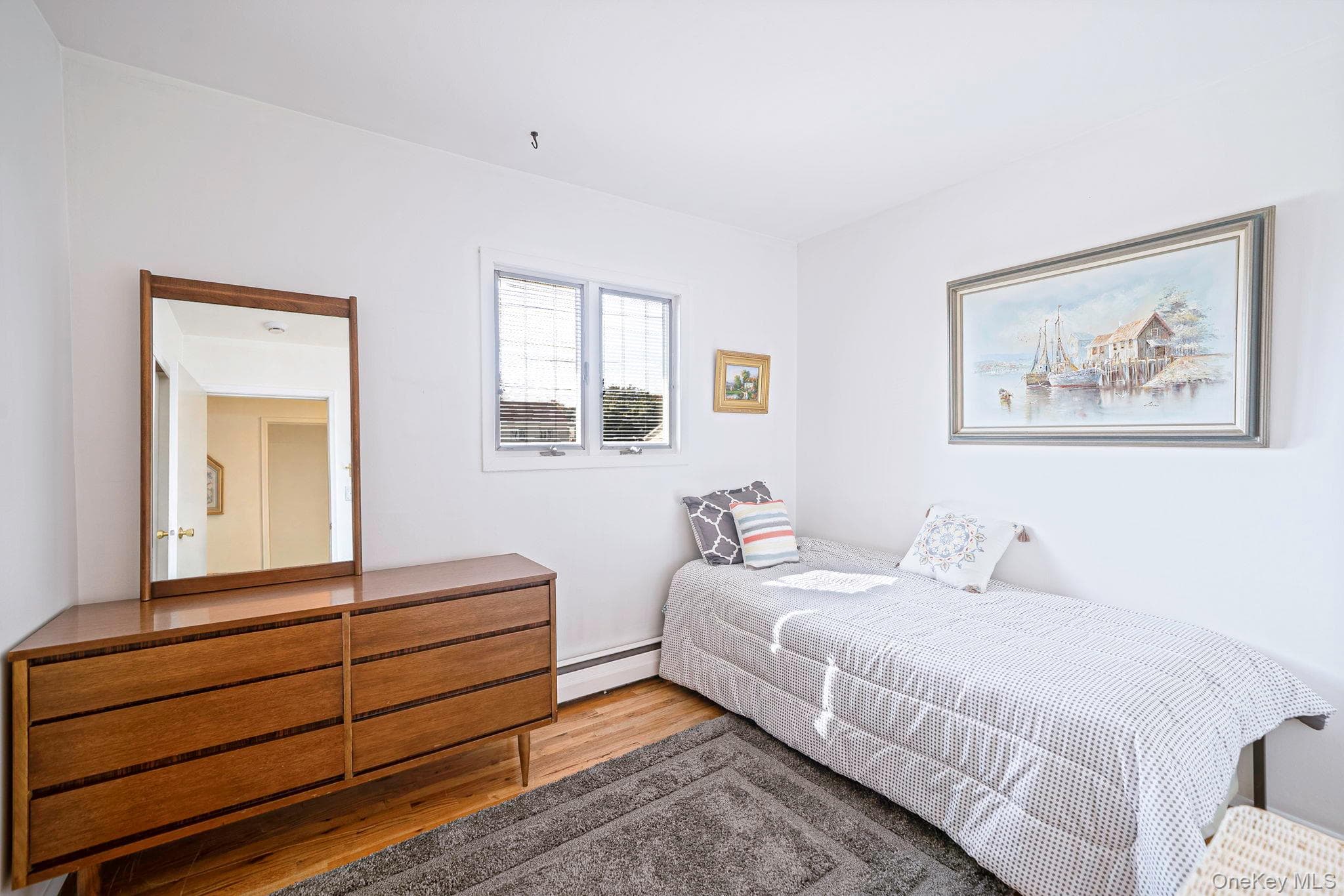 251 Manhasset Street thumbnail 16