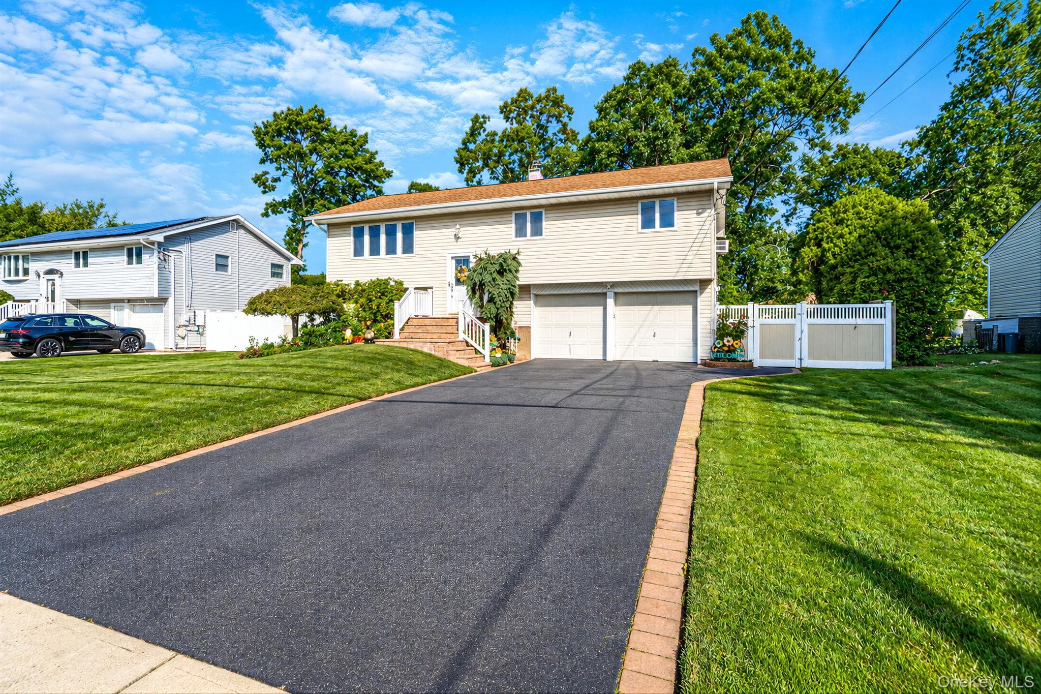 251 Manhasset Street thumbnail 3