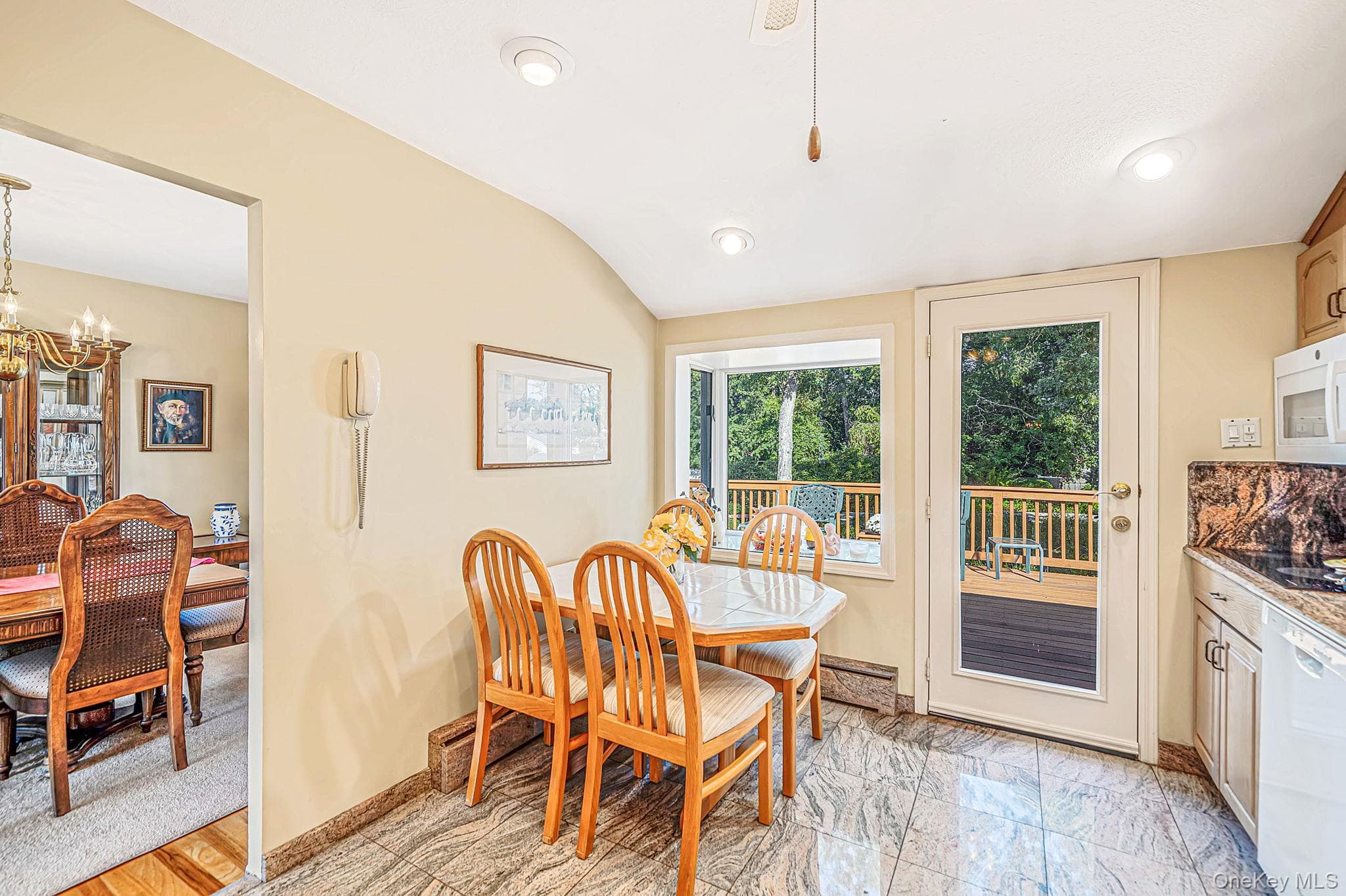 251 Manhasset Street thumbnail 10