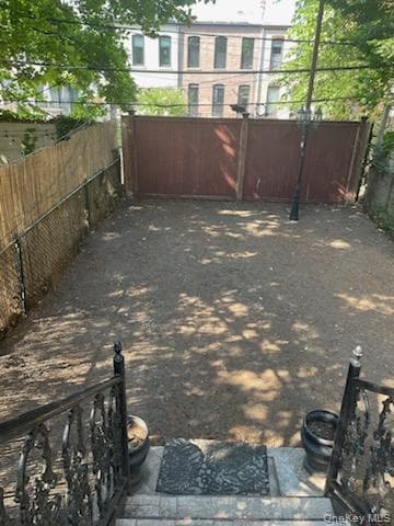695 Saint Johns Place thumbnail 15
