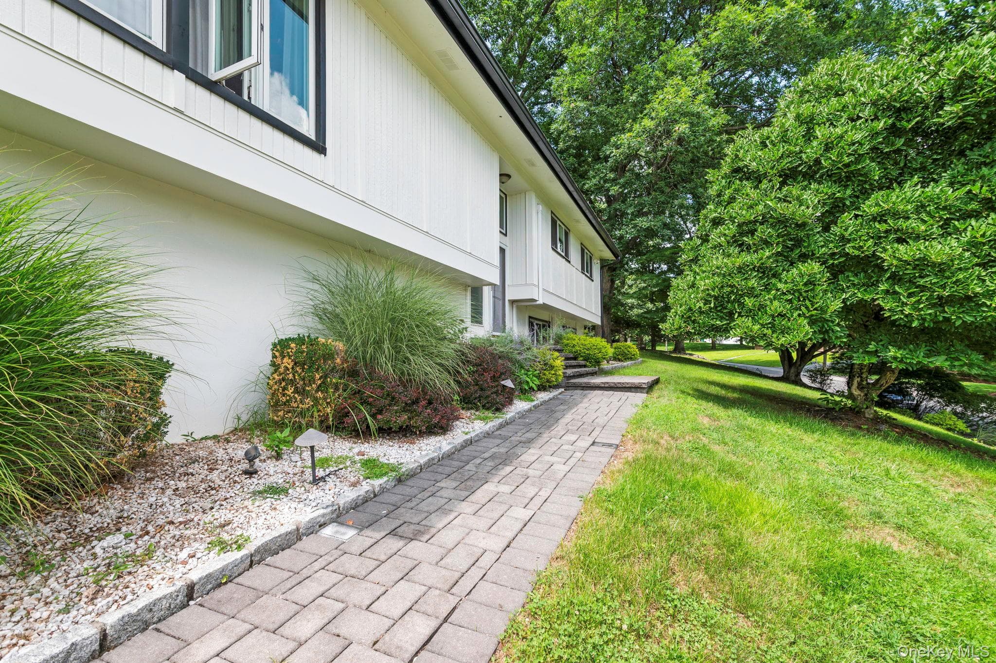 25 Ackerman Avenue thumbnail 3