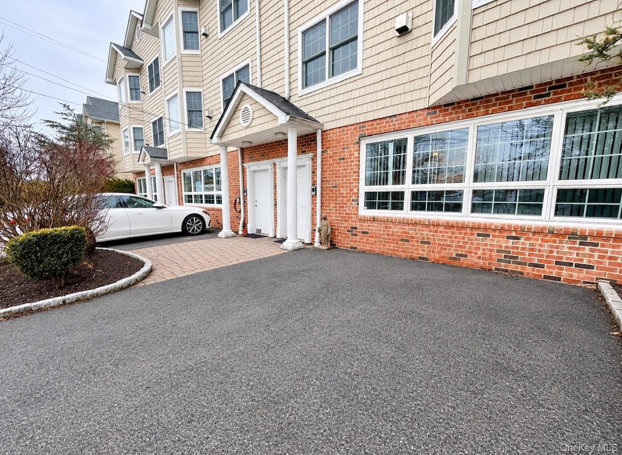 153 Montgomery Avenue Unit: B, Scarsdale