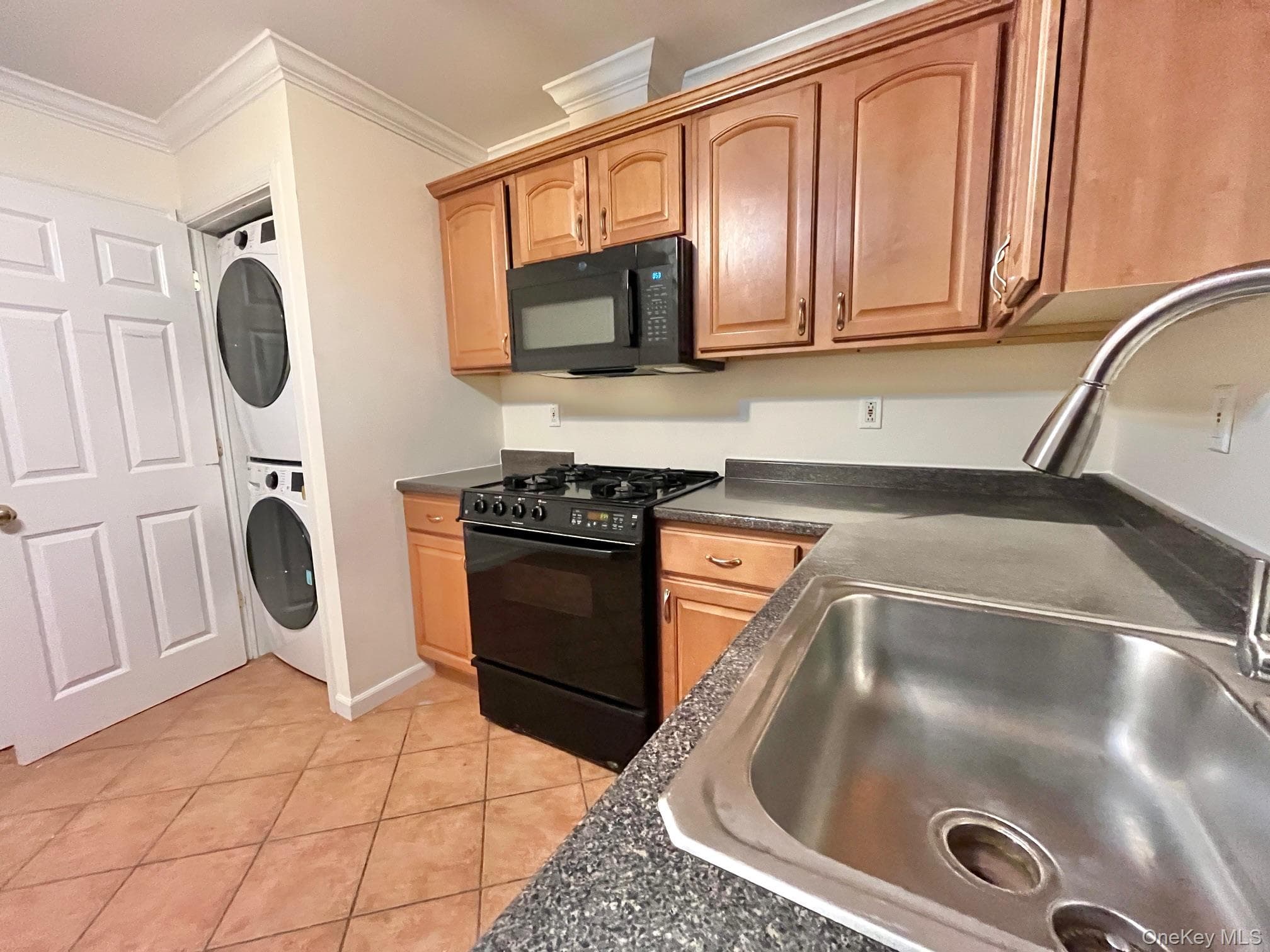 153 Montgomery Avenue Unit: B thumbnail 6
