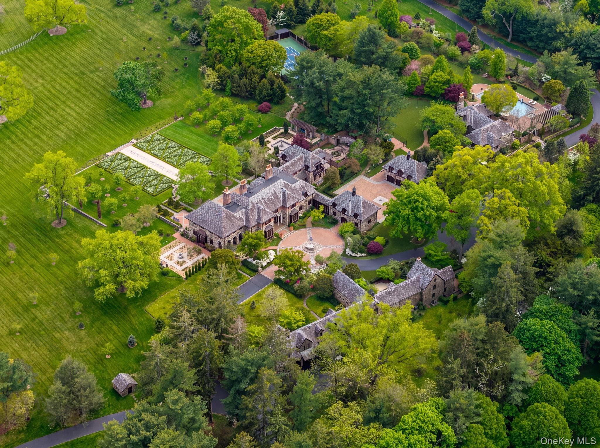 1 Applewood Estate thumbnail 4