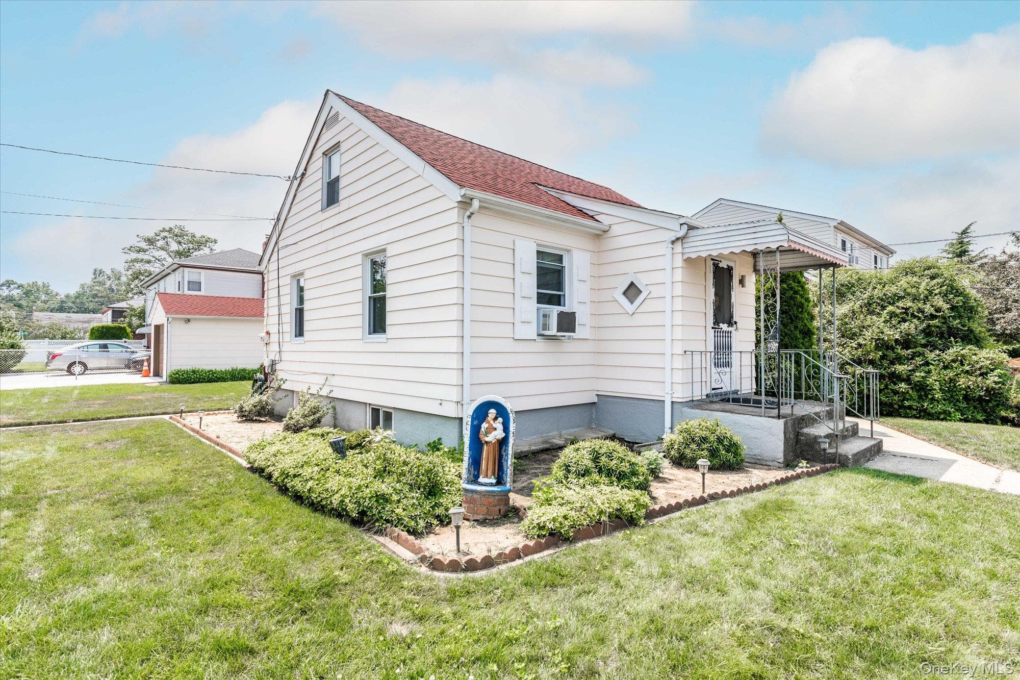 1267 Nelson Street thumbnail 2