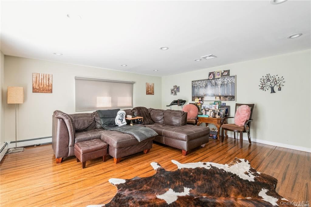 1040 Cedarhurst Street thumbnail 14