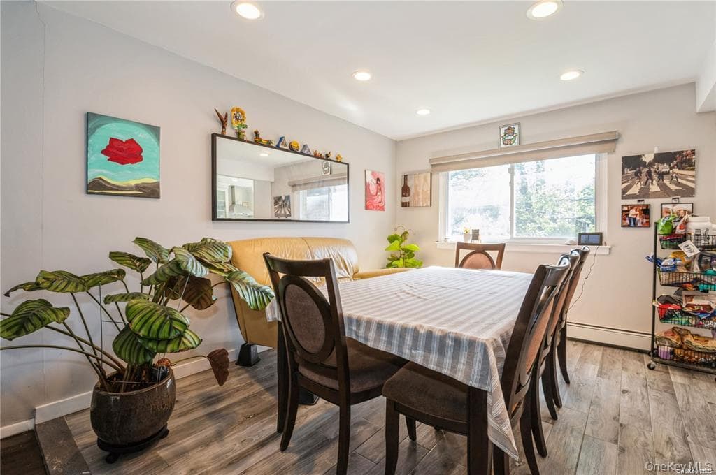 1040 Cedarhurst Street thumbnail 4