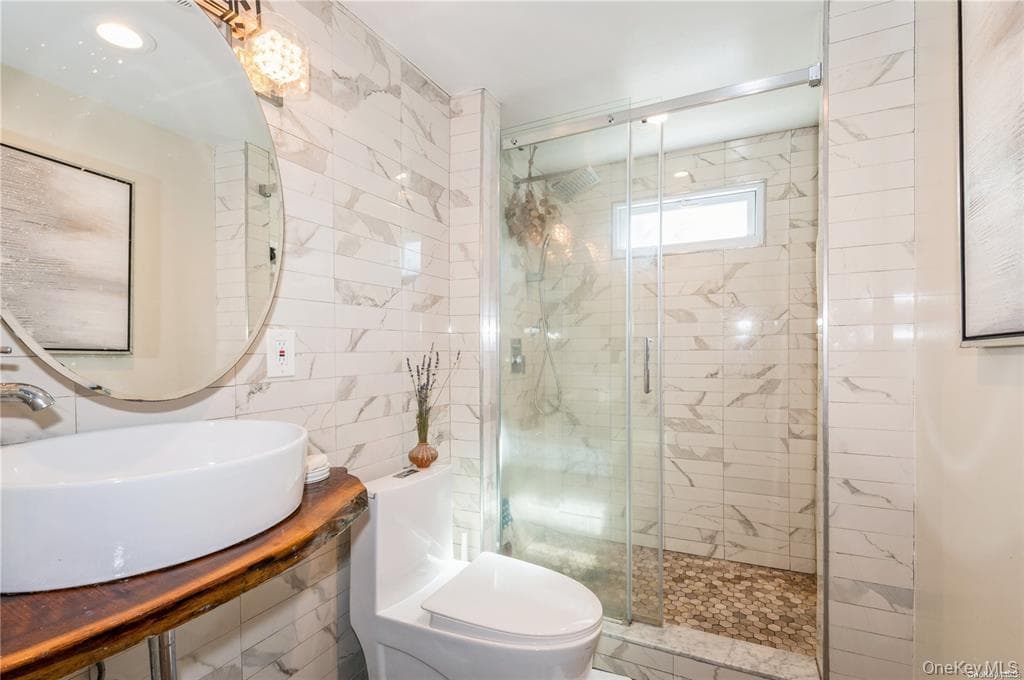 1040 Cedarhurst Street thumbnail 9