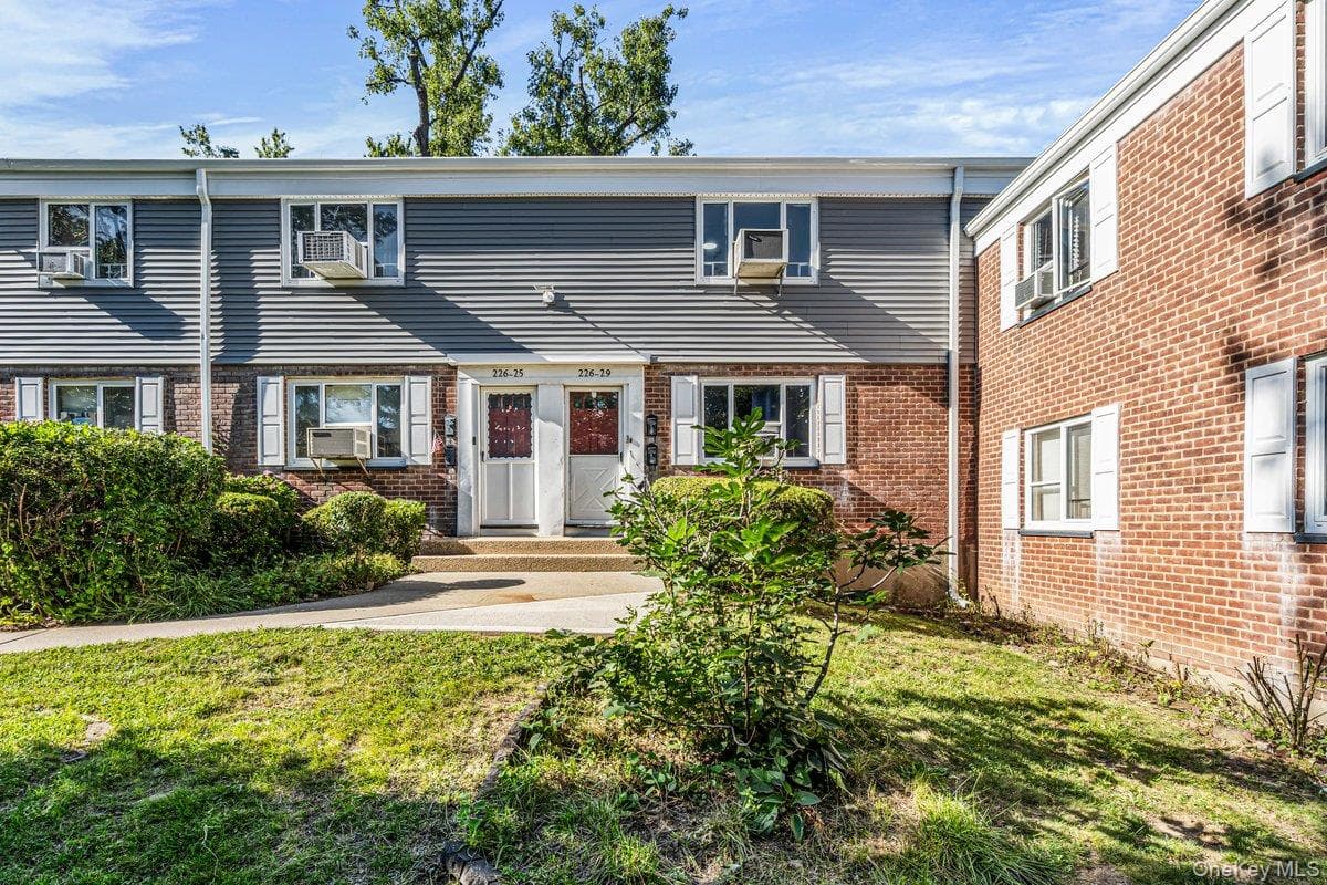 226-29 Manor Rd Rd Unit: #2 Upper, Queens Village