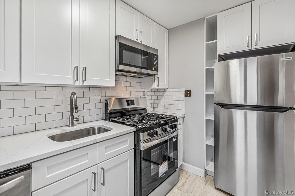 226-29 Manor Rd Rd Unit: #2 Upper thumbnail 5