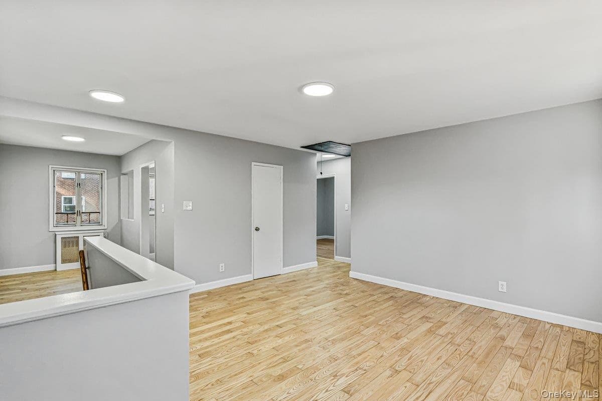 226-29 Manor Rd Rd Unit: #2 Upper thumbnail 9
