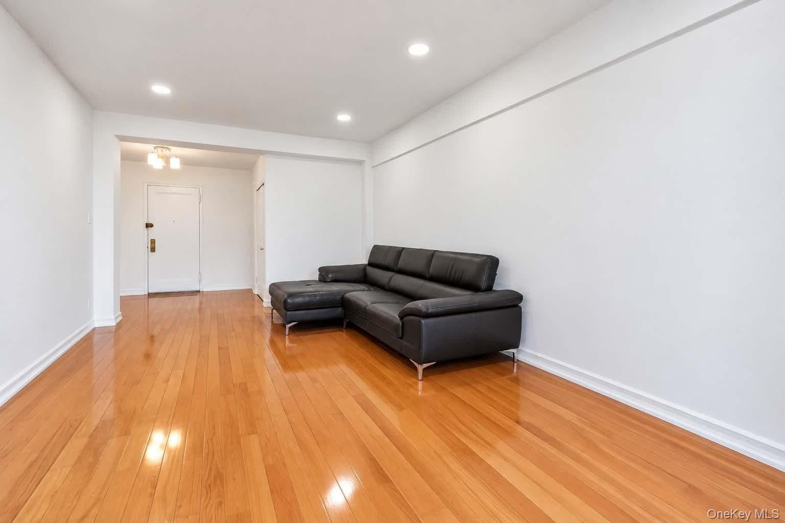 140-08 28th Road Unit: 5F thumbnail 2