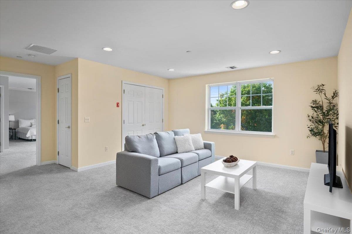 100 Woodcrest Lane Unit: 130, Mount Kisco
