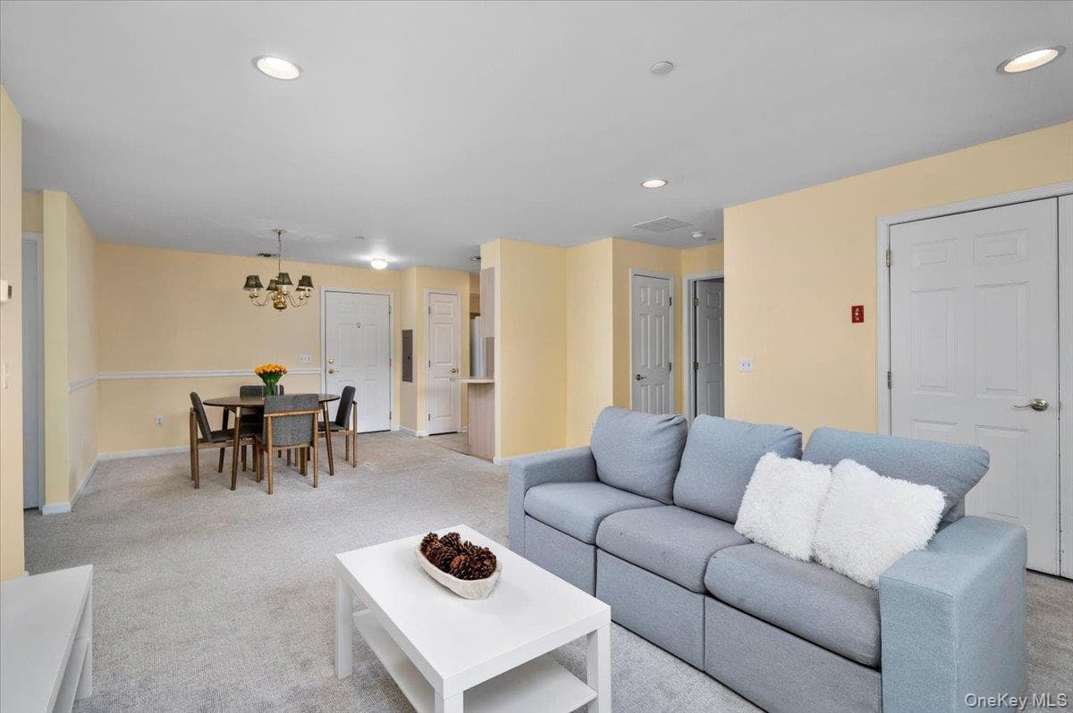 100 Woodcrest Lane Unit: 130 thumbnail 2