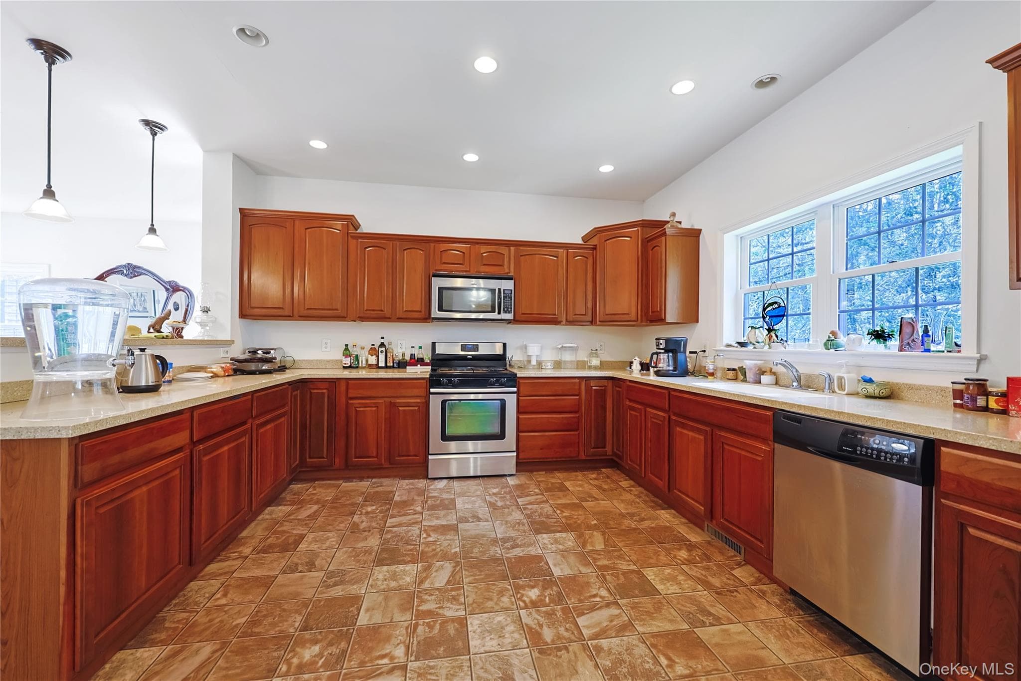 235 Cantrell Road thumbnail 16