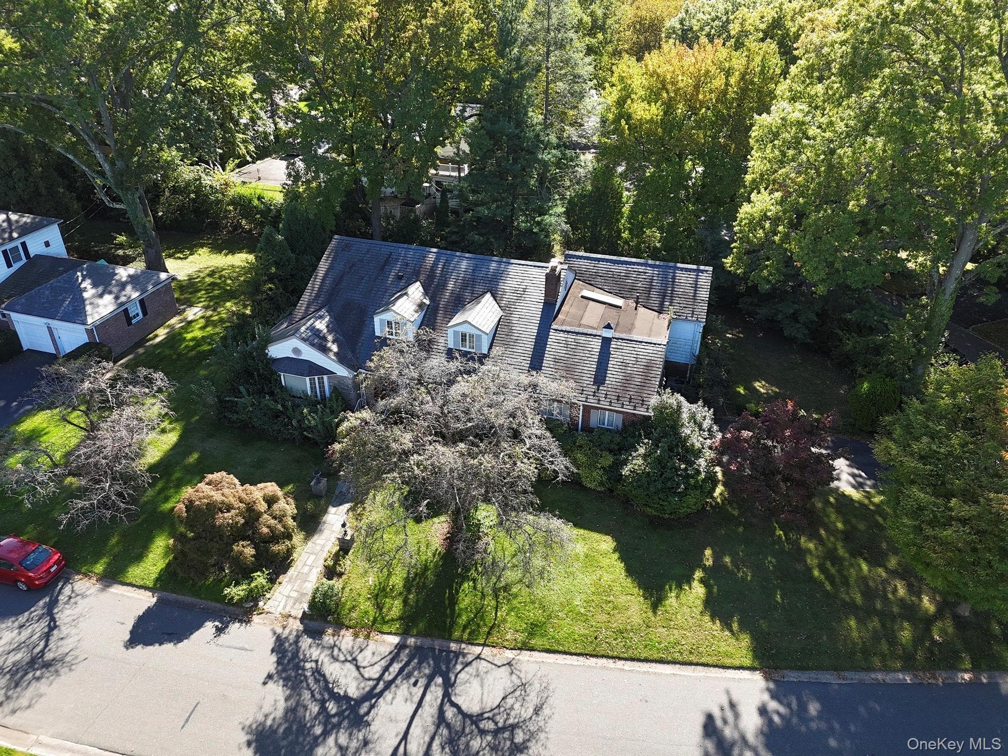 124 Whistler Road, Manhasset