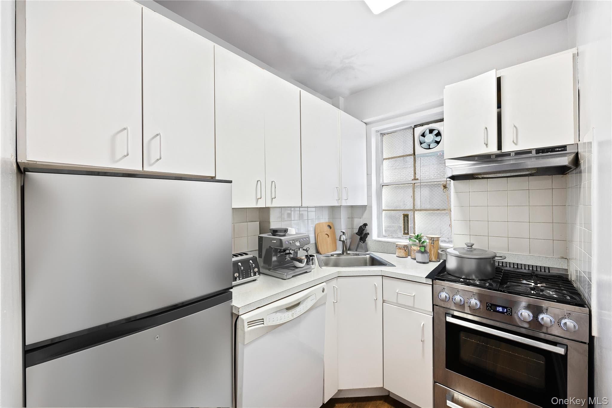321 E 48th Street Unit: 9D thumbnail 11