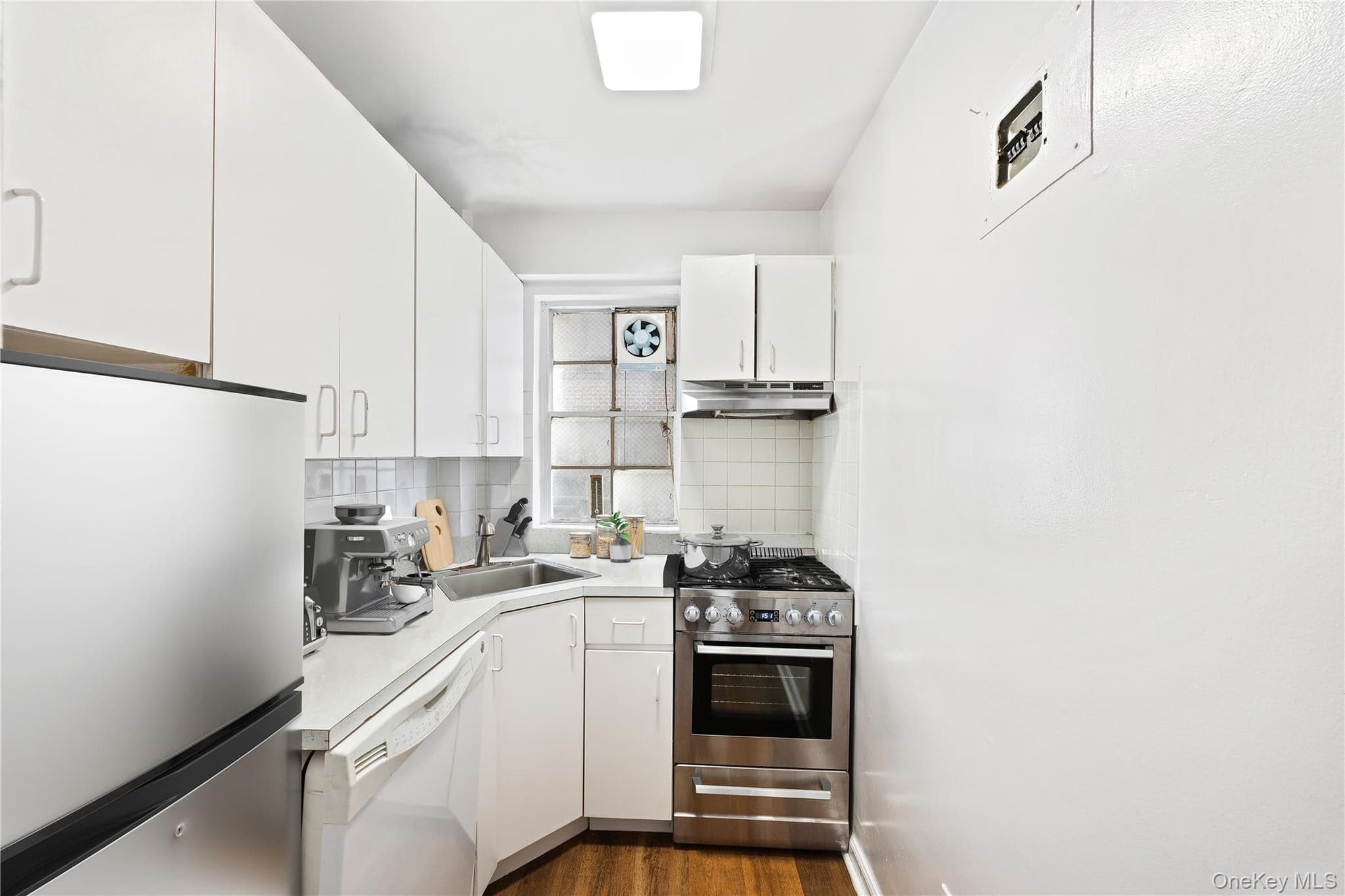 321 E 48th Street Unit: 9D thumbnail 12