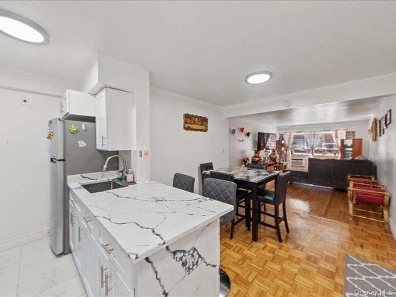 1910 S Pelham Parkway Unit: 3G thumbnail 12