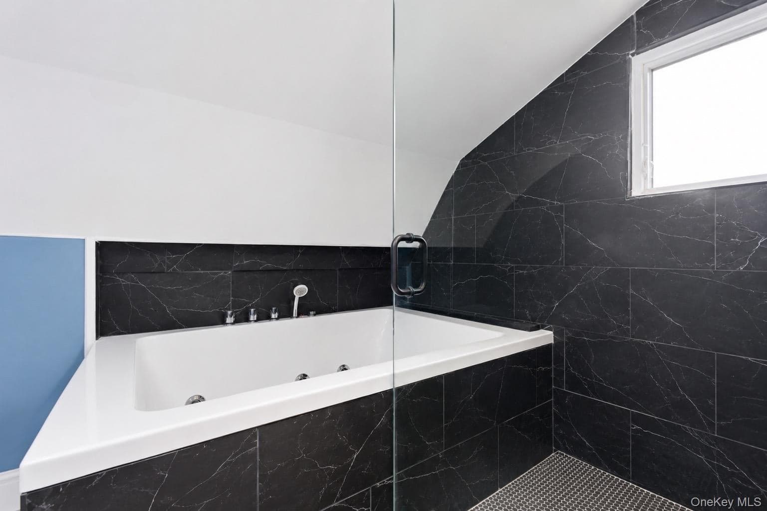 120 Morris Avenue thumbnail 16