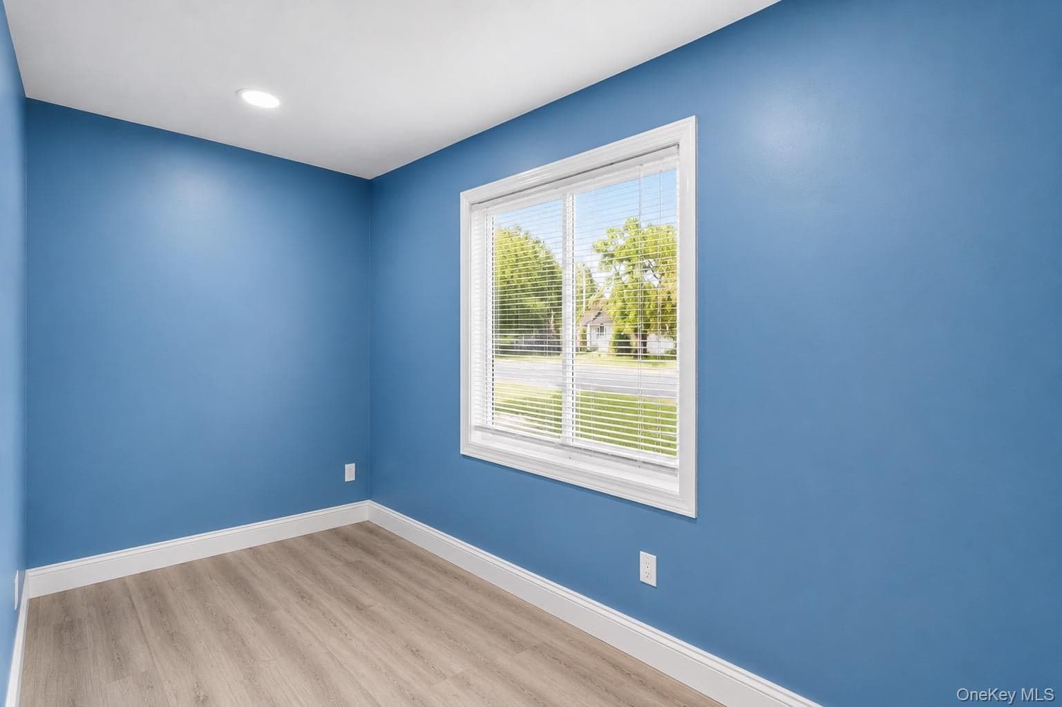 120 Morris Avenue thumbnail 11